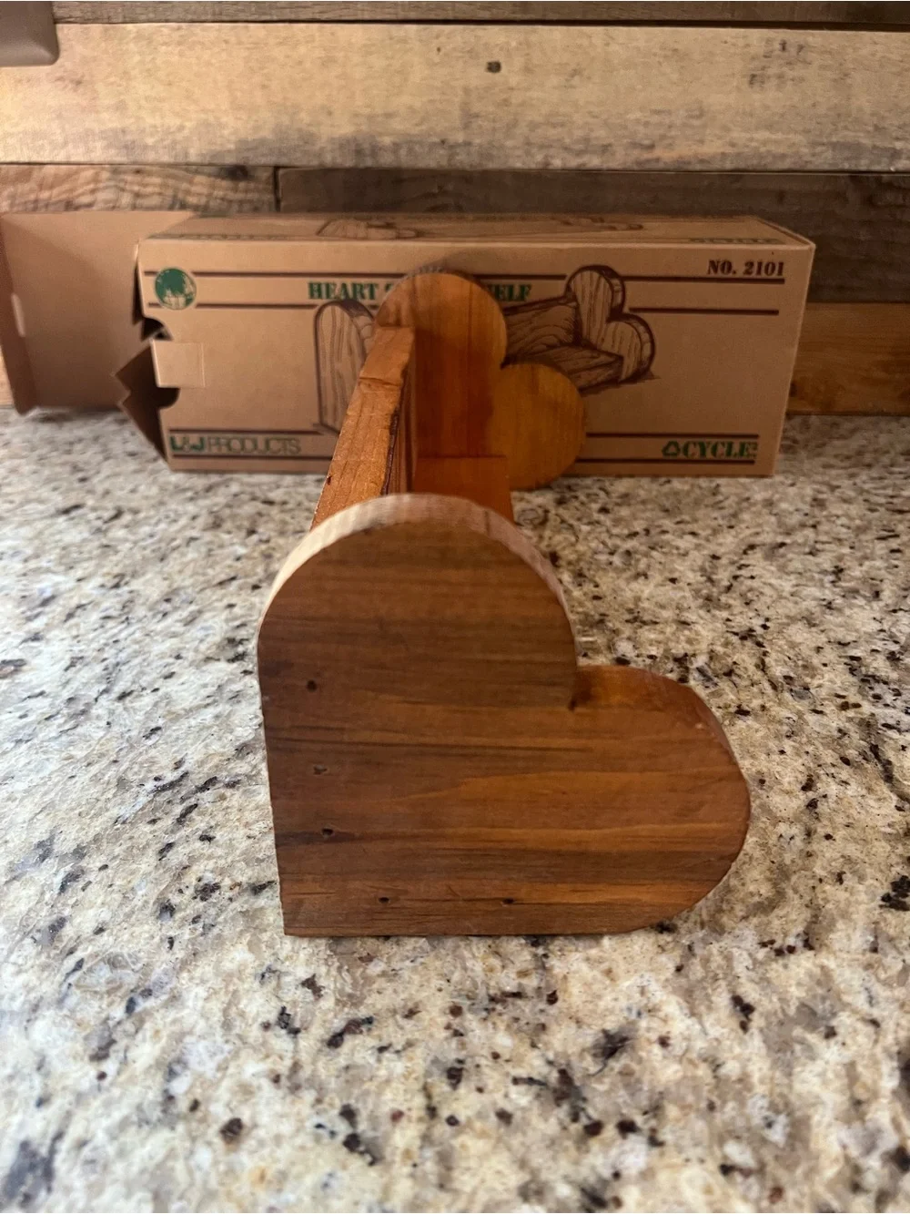 NIB Rustic Pine Heart Single Shelf